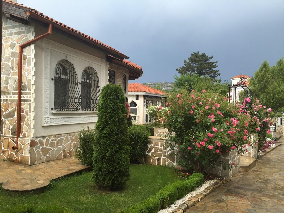 Villa St. Michael Madara Luaran gambar