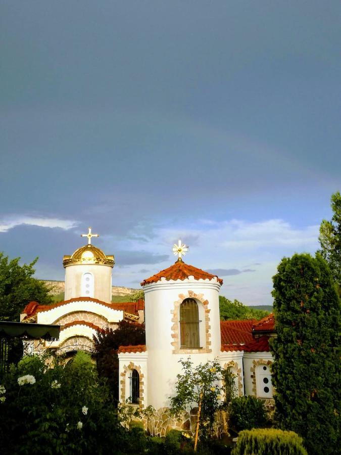 Villa St. Michael Madara Luaran gambar